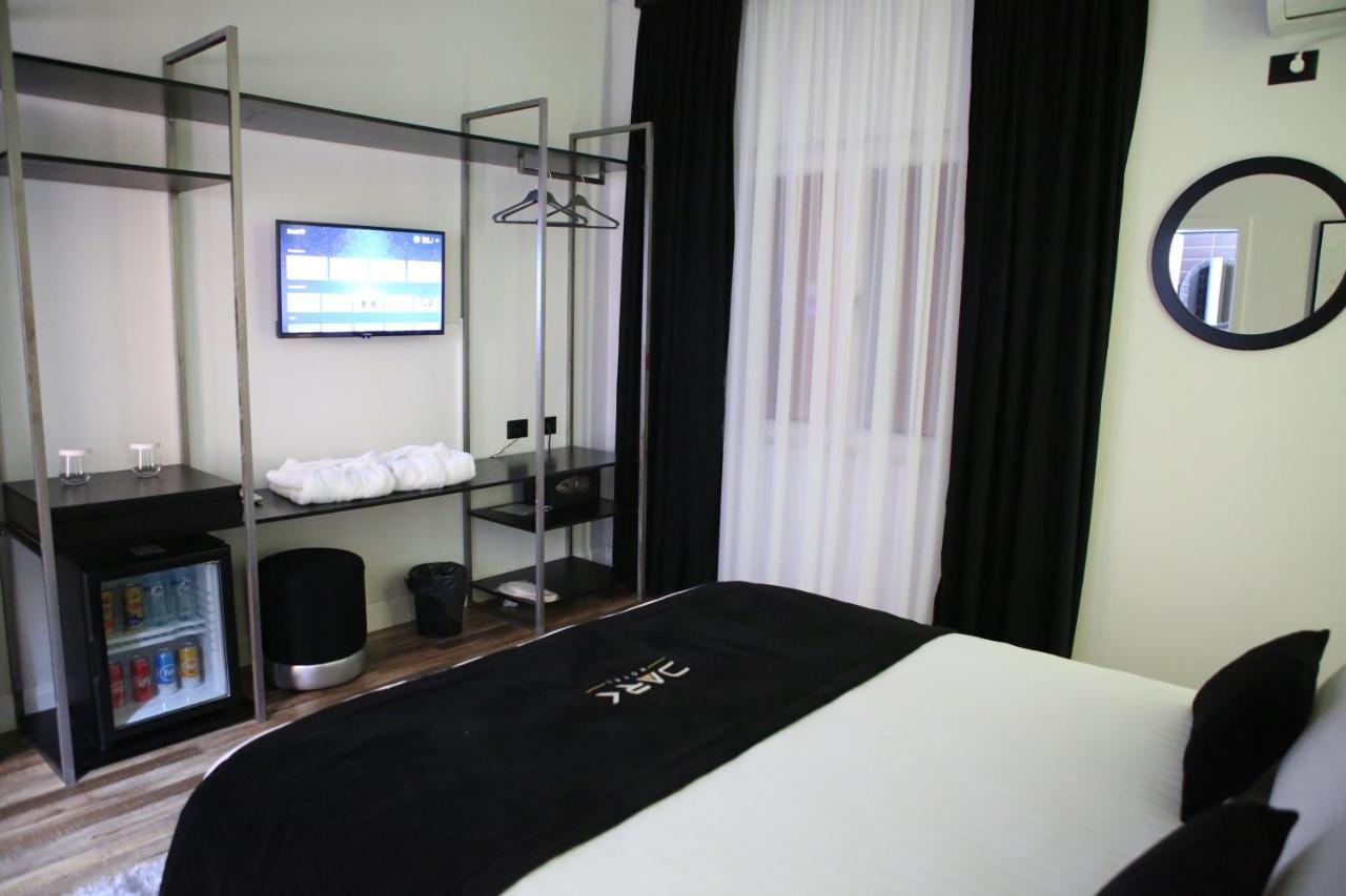 Dark Boutique Hotel Shkoze Ngoại thất bức ảnh