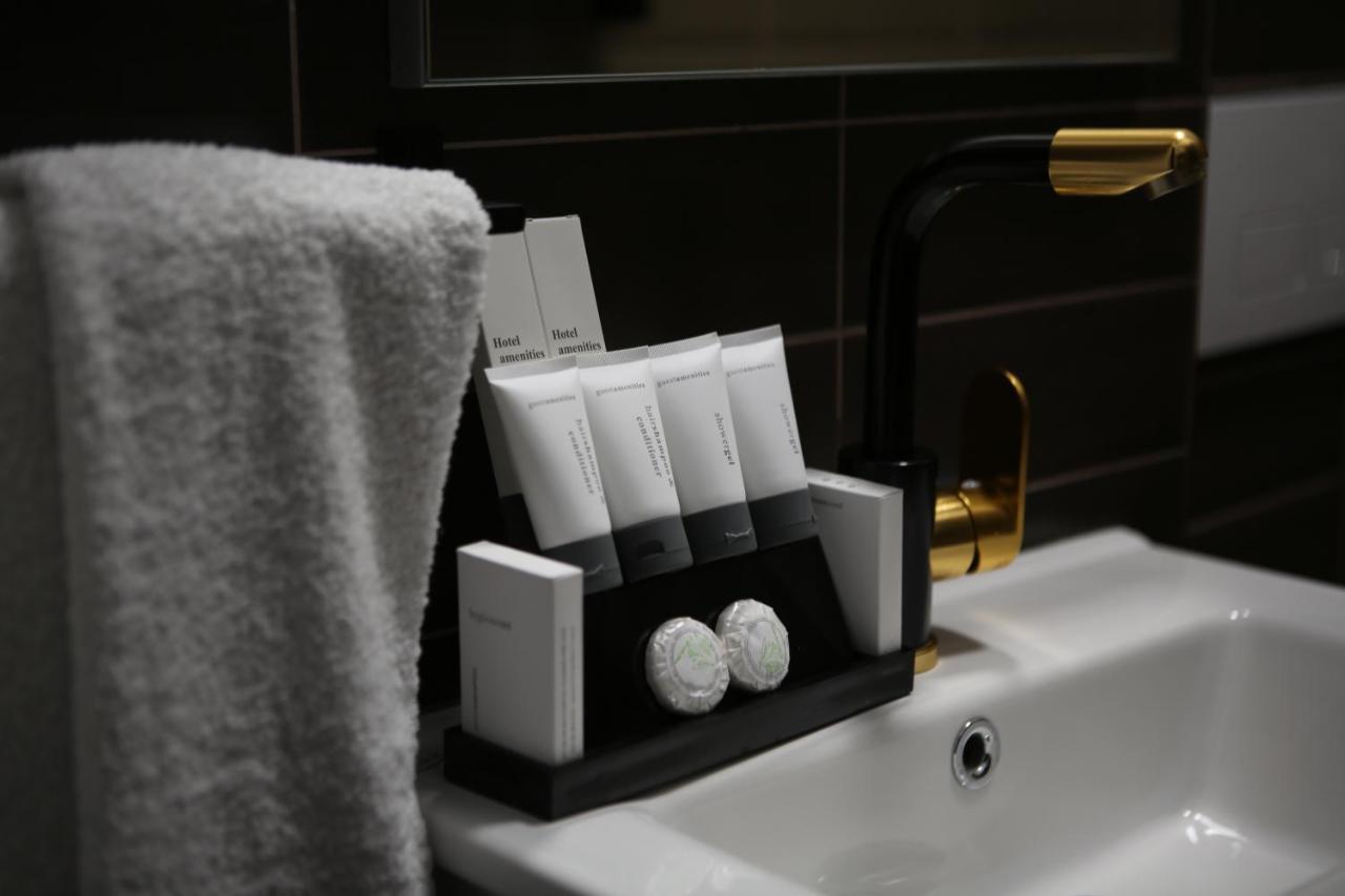 Dark Boutique Hotel Shkoze Ngoại thất bức ảnh