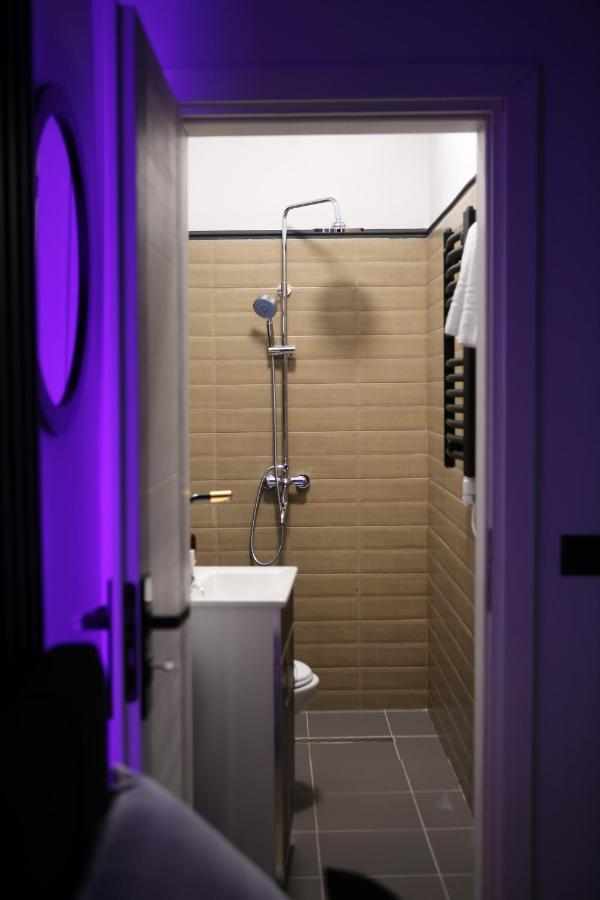 Dark Boutique Hotel Shkoze Ngoại thất bức ảnh