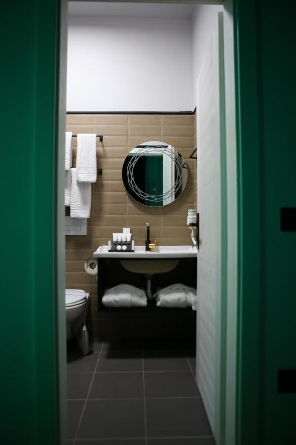 Dark Boutique Hotel Shkoze Ngoại thất bức ảnh