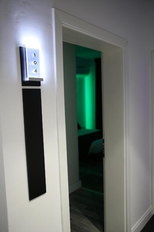 Dark Boutique Hotel Shkoze Ngoại thất bức ảnh