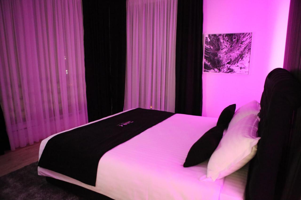 Dark Boutique Hotel Shkoze Ngoại thất bức ảnh