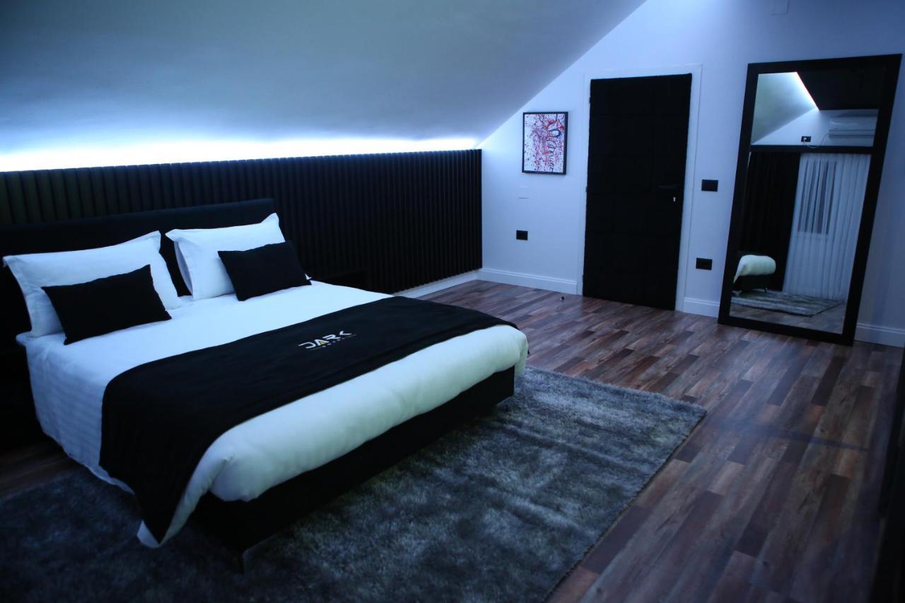 Dark Boutique Hotel Shkoze Ngoại thất bức ảnh