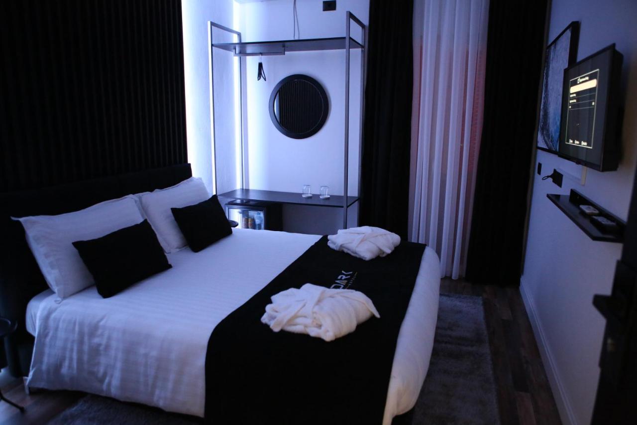 Dark Boutique Hotel Shkoze Ngoại thất bức ảnh
