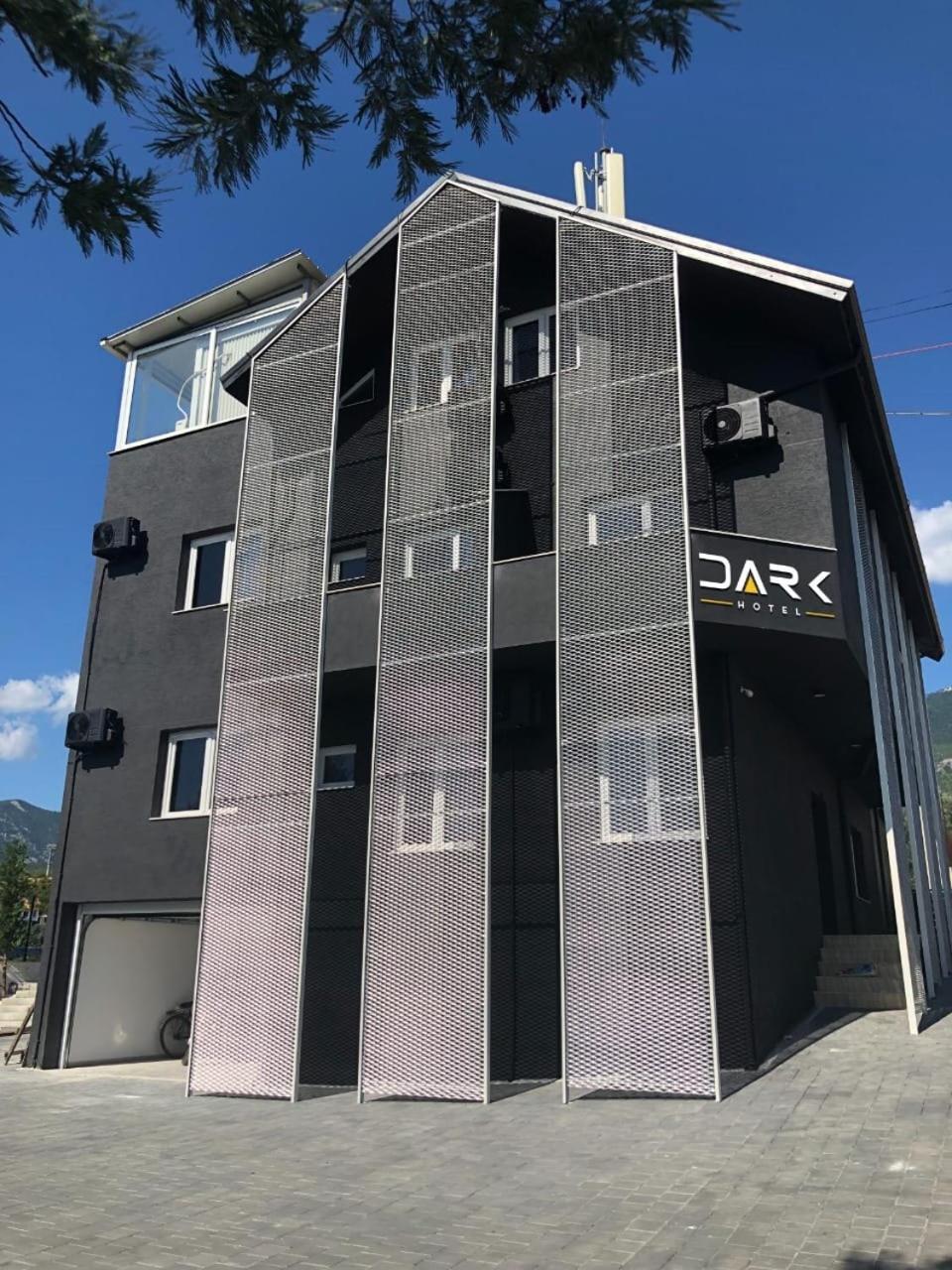 Dark Boutique Hotel Shkoze Ngoại thất bức ảnh